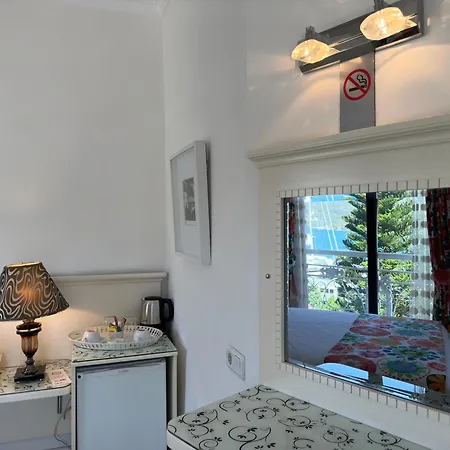 Ata Park Szálloda 4*