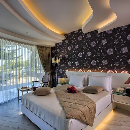 Hotell Ata Park 4*